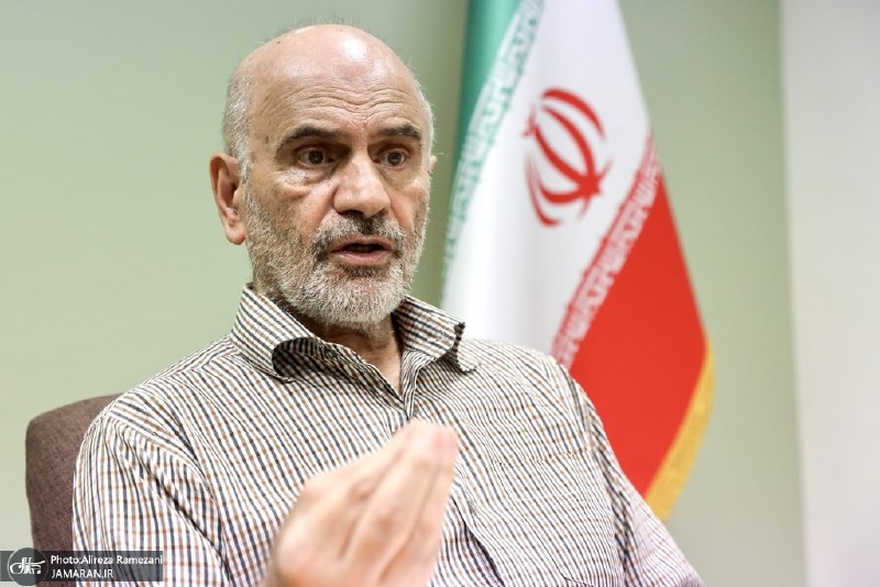 BourseNews | بورس نیوز: 📌 مومنی، اقتصاددان: مردم اصلا توان خرید ندارند که بخواهند به فروشگاهها هجوم آورند!🔹۴۰ درصد جامعه زیر خط فقر قرار دارند/