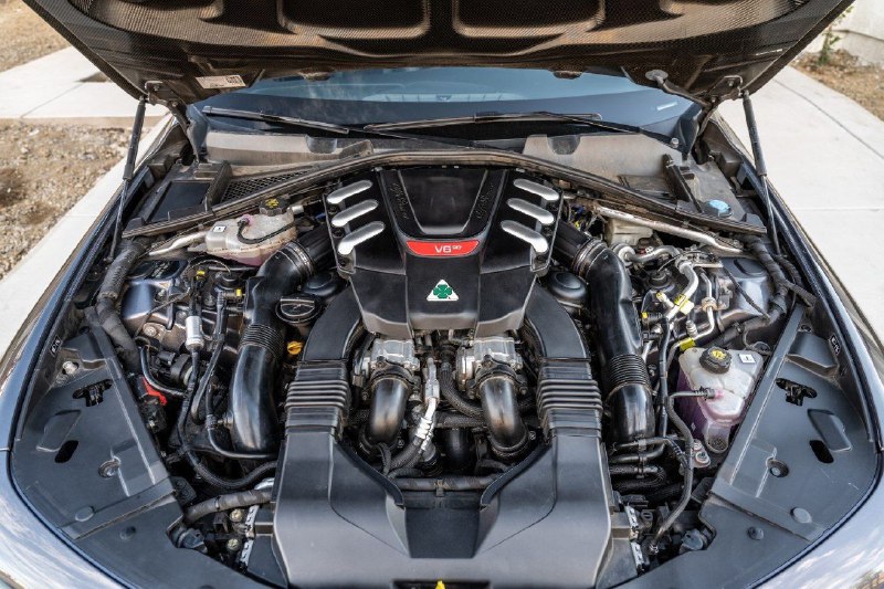 Alfa Romeo Giulia Quadrifoglio ‘2017 7