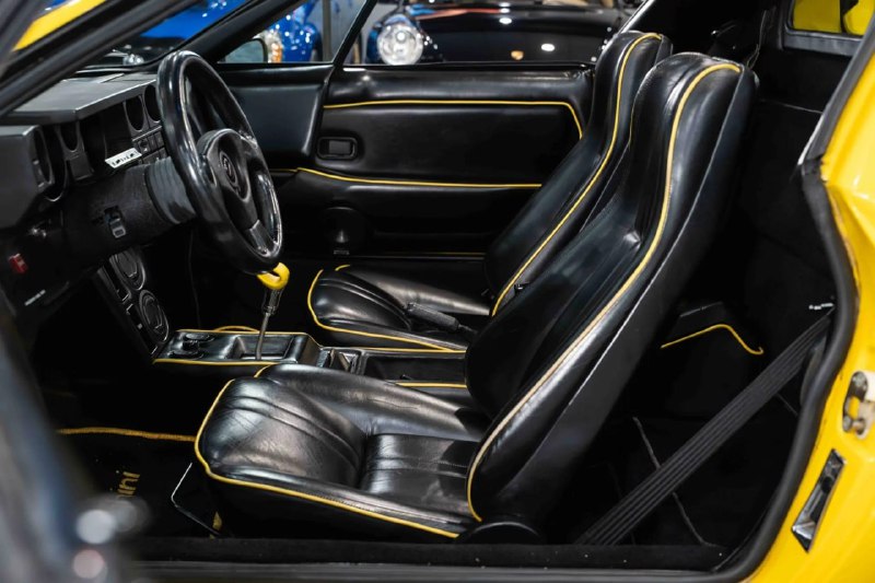 Редчайший Lamborghini Jalpa 1988 года с пробегом всего 4900 км выставили на аукцион — ставки уже дос 8