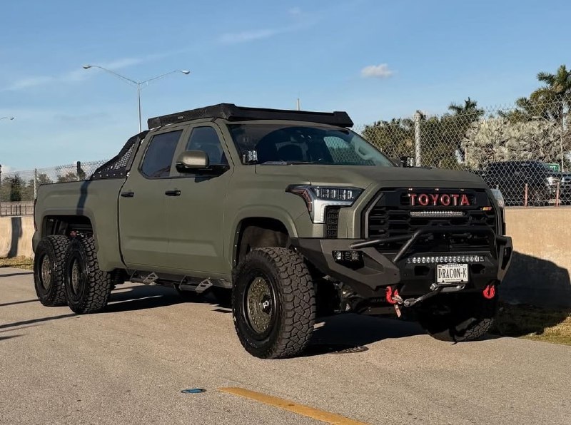 Toyota Tundra получила экстремальную версию 6×6 

...