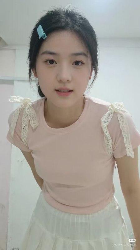 这几张图，我第一眼看时没注意细节，还真没发现是 AI 生成的这几张图，我第一眼看时没注意细节，还真没发现是 AI 生成的