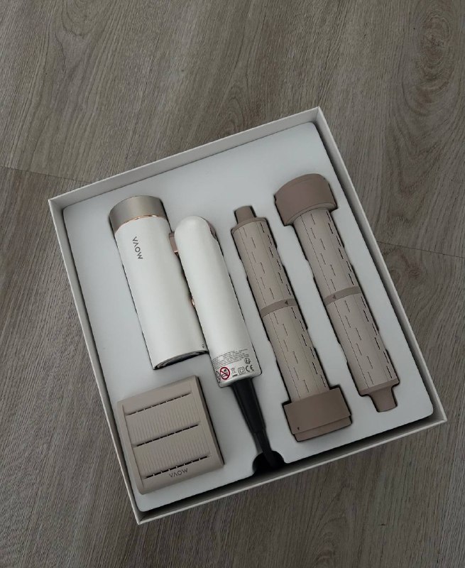 Фен-стайлер, куплен в январе, две насадки до локонов и одна выпрямляющая — фото 1