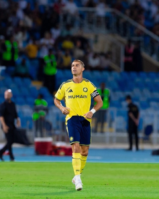 رئال مادرید | Real Madrid: اسطوره رونالدو برای النصر گلزنی کرد و به 977 گل در کریرش رسید 🔥🔥🤍👑@FCRealMadrid |