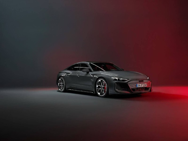Audi представили новую RS e-tron GT — самый мощный серийный  автомобиль в истории бренда 2