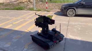 משטרת המשרד לביטחון פנים הווייטנאמי בוחנת את האפשרות להתקין מקלע קל RPD 7.62X39 מ"מ על פלטפורמה קרקעית בלתי…