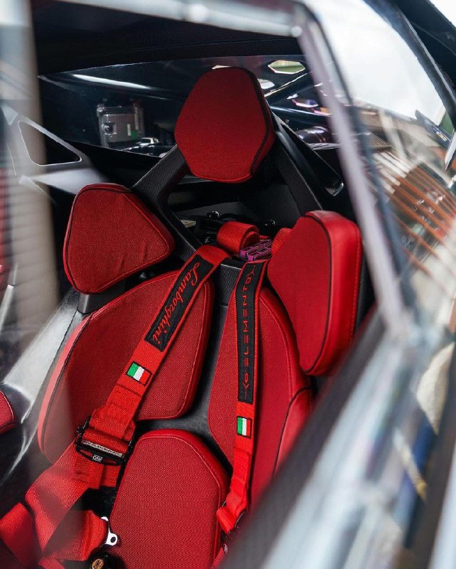 Lamborghini Sesto Elemento 6