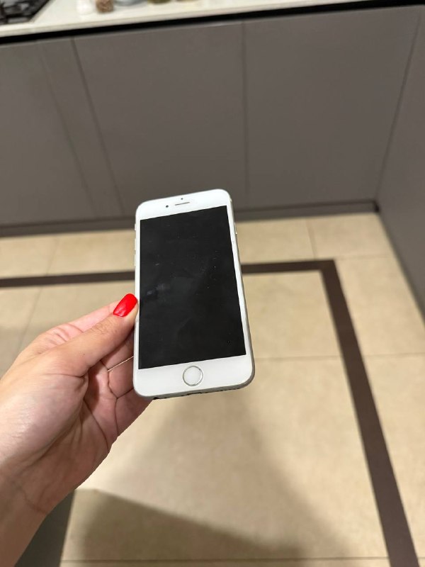 айфон 6S, все работает, память 64 -80 лари — фото 1