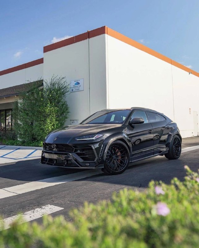Widebody Lamborghini Urus 4