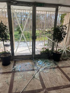 Российское генконсульство в иранском городе Исфахан повреждено в результате удара по зданию администрации губернатора, расположенному рядом — МИД России«В служебном здании и жилых квартирах выбиты стекла, нескольких сотрудников отбросило взрывной волной. К