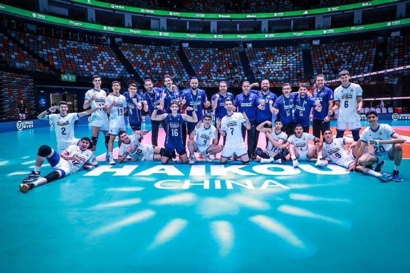 🏐 שחקני הכדורעף הצעירים של איראן הפכו לאלופי אסיה
