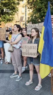 We are seeing more and more Ukrainian soldiers and military-linked accounts publicly calling for Commander-in-Chief Oleksandr Syrskyi’s resignation and Mykhailo Fedorov’s return. They accuse Syrskyi of demoralizing the army, suppressing dissent and relying on outdated command practices. Criticism once heard mainly in trenches, training centers, headquarters and rear bases is now increasingly entering public view.