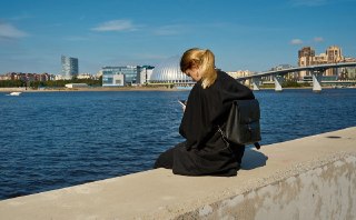 Беглов впервые предупредил петербуржцев об отключениях интернета — на фоне очередного трехдневного блэкаутаГубернатор Петербурга Александр Беглов в своем Telegram-канале предупредил об ограничении работы мобильного интернета, объяснив «целями безопасности»