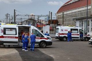 Власти Москвы обязали клиники отчитываться о лечении участников войны и их родственников. Для этих целей создали координационный центрВсе государственные медицинские организации Москвы обязали ежедневно передавать властям сведения о пациентах, участвовавши