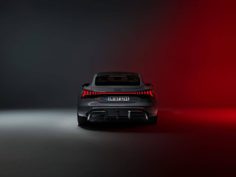 Audi представили новую RS e-tron GT — самый мощный серийный  автомобиль в истории бренда 4