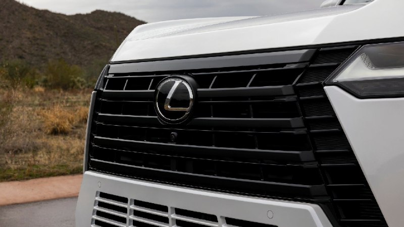 Конечно! Вот пост для @sochiautoparts с комментарием на новость "The Lexus SUV T