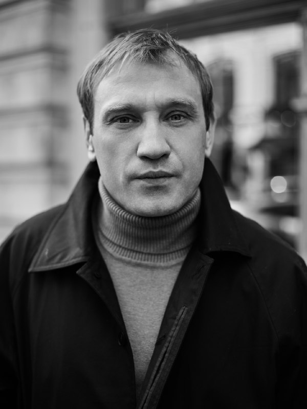 Рубрика «Краш недели» от меня подъехала, как только я увидела свежие фотки актер