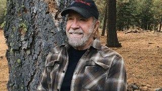 Умер актёр Чак Норрис, пишет TMZ. Ему было 86 лет.F легенде