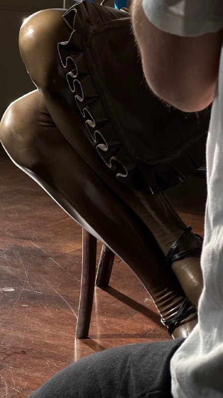 Волосы для Марины ЛещинскойСнимаем жирной командой: София Бурнашева, Андрей Кирсанов, Глаша Гурьянова, Михаил Смолин, Луиза ЕвтихиеваВолосы для Марины ЛещинскойСнимаем жирной командой: София Бурнашева, Андрей Кирсанов, Глаша Гурьянова, Михаил Смолин, Луиза Евтихиева