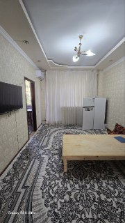 Сдаётся 2х ком квартира  массив феруза