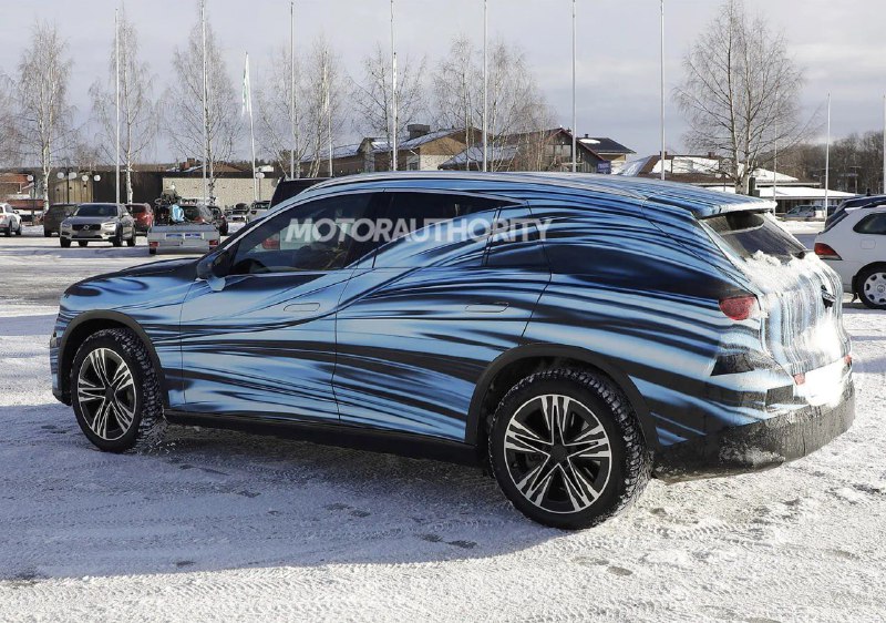 Mercedes-Benz тестирует электрический GLC 2