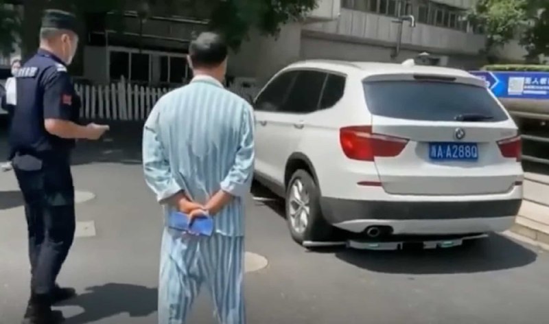 В Китае появился робот-эвакуатор, который сам находит нарушителей и перетаскивает их машины, просто 