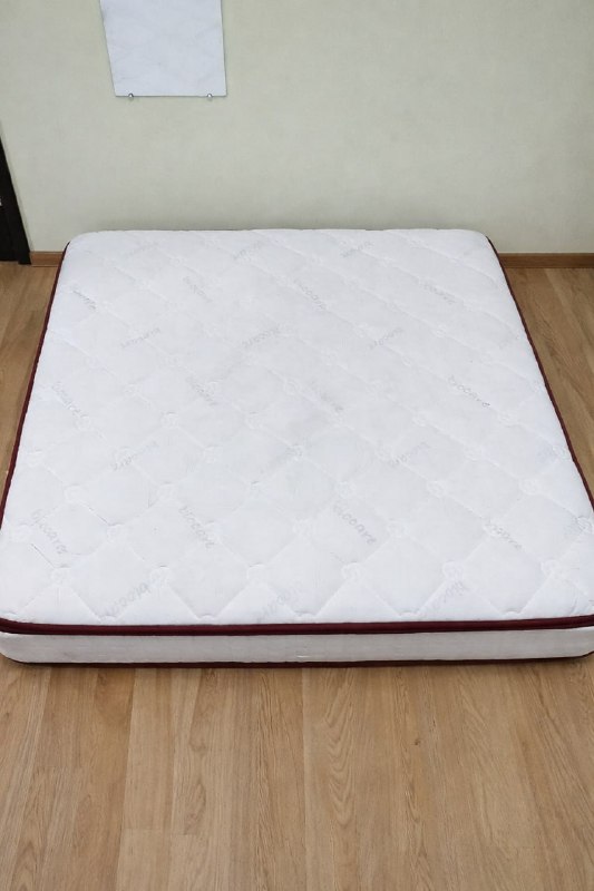 Двуспальный матрас 195×180×30 см, ортопедический, с мягкой простёжкой, очень удобный. — фото 1