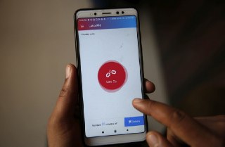 РБК: Минцифры разослало крупнейшим российским компаниям методичку по поиску VPN на устройствах пользователей. На iPhone выявление таких приложений «существенно ограничено»В документе описан трехэтапный механизм проверки: сначала компании должны определить 