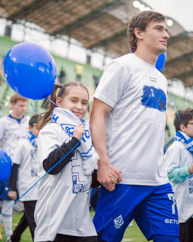 На матче «Динамо» — «Балтика» прошла трогательная акция в поддержку людей с РАС от Tooba! фото
