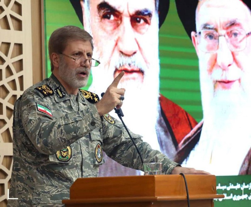 سراج۲۴ | Seraj24.ir: *سرلشکر حاتمی: تصویر رئیسجمهور آمریکا، تصویر یک بازندۀ بزرگ است*🔹رئیسجمهور متوهم آمریکا تلاش زیادی میکند که از خود تص