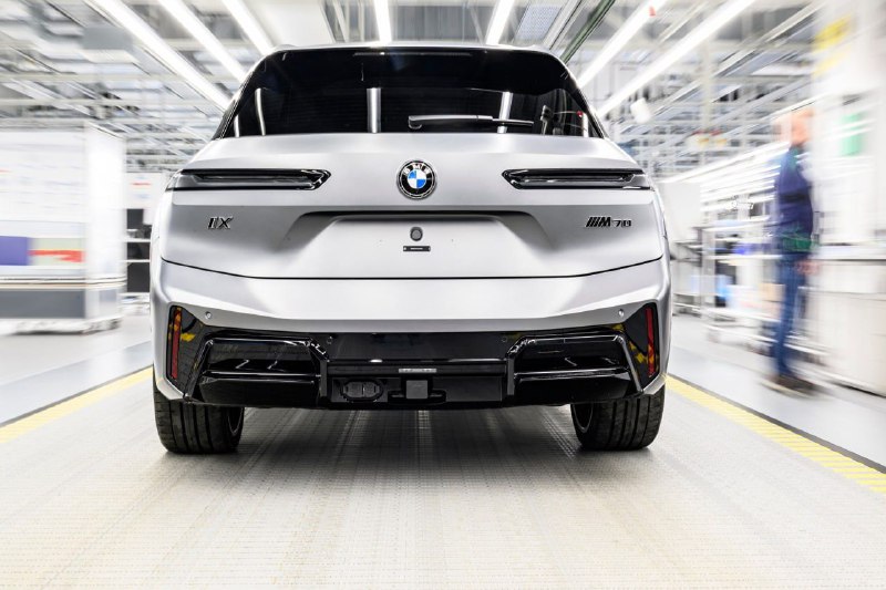 Компания BMW начала выпуск обновленного iX 2