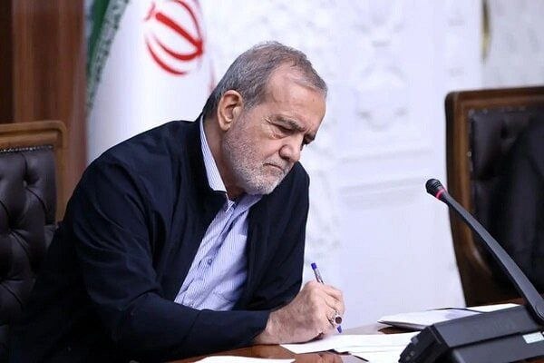 روزنامه سپهرغرب: ⭕️ مدال‌آوران المپیادهای جغرافیا و علوم زمین بدون کنکور به دانشگاه می‌روند🔸پزشکیان، رئیس‌جمهور و رئیس شورای عالی انقلاب 