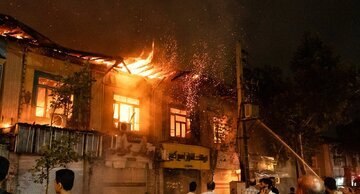 دیده بان ایران: ✅ روایت کسبه از آتش‌ سوزی بازار گرگان🔴آتش خاموش شد؛ اما خطر ادامه دارد🔹️ ۳ روز پس از آتش‌سوزی، میدان شهرداری گرگان شبیه 