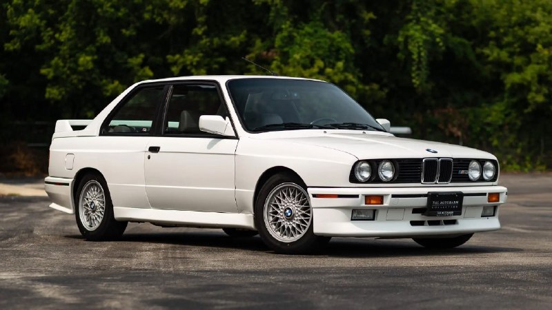 Сегодня на рынке появляется редкий экземпляр - BMW M3 E30 1991 года с пробегом 8