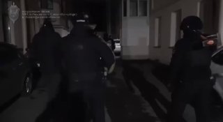 נעצר ב- פטרסבורג, שלפי החוקרים שירת את קופסאות הסים של קבוצת פשע הציוד שימש לביצוע שיחות לרוסים ולביצוע הונ…
