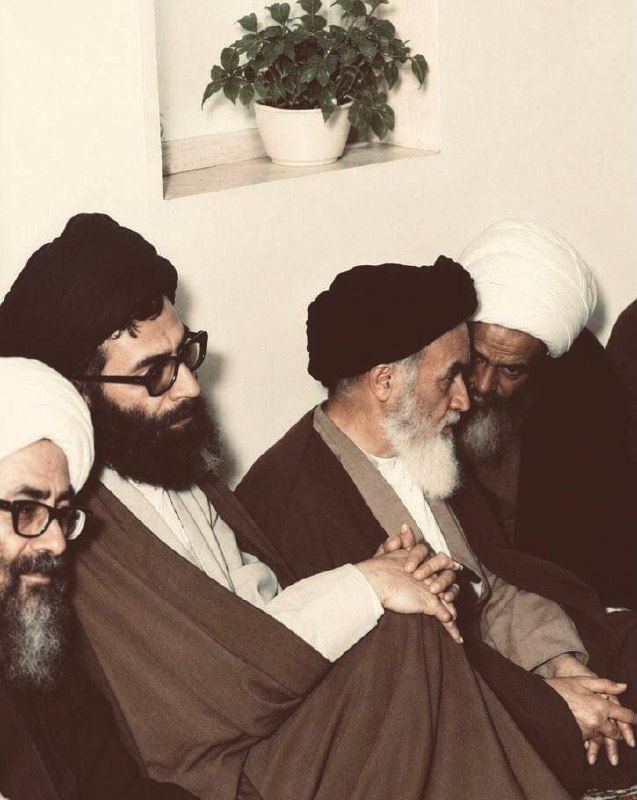 [ خمینیون ] إنا على العهد✌️: همه راه‌ها به سوی دیدار تو بسته ست؛چه بیچاره‌ست دلی که مشتاق توست و تو را نمی‌بیند!@khomeyniuon/☫ خمینیون🇮🇷