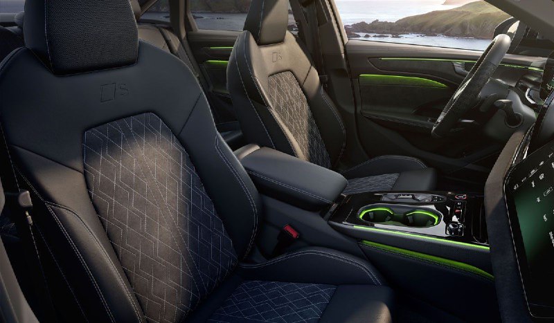 Audi представила седан и универсал A6 e-hybrid 5
