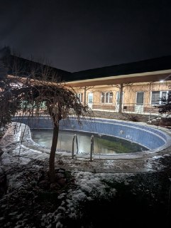 Dacha-uy sotiladi uch qahramon (parvoz mahalla)