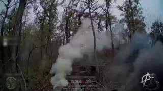 אקדח נגרר 152 מ"מ 2A36 "Gyacinth-B" של הכוחות המזוינים של אוקראינה נפגע באזור חרקוב. צוין השימוש בפצצות עשן…
