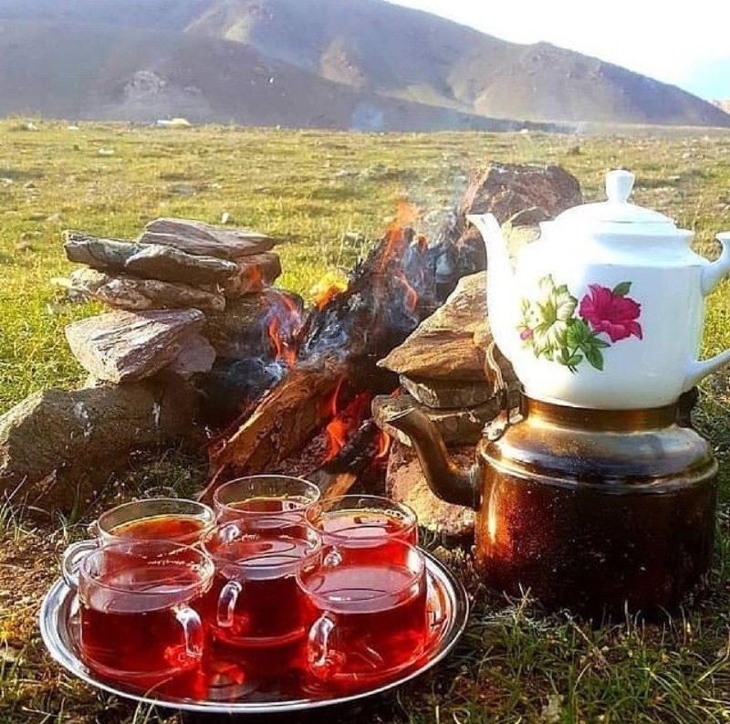 موفقیت: چه دلنشین است روزی که با لبخند شروع شود؛ پنجرهی دلت را رو به خوشبختی باز کن، عشق را به قلبت دعوت کن، و نفس بکش هوای مهر