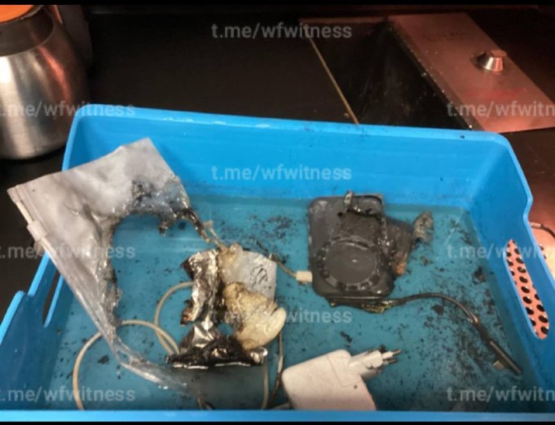 🇳🇱🇨🇼 A KLM flight from Amsterdam to Curacao had to turn back after a power bank belonging to the airline's former CEO caught fire mid-flight.