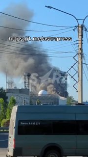 🌐 Ракетная атака на завод в Чебоксарах, остановка ночного движения поездов в Крыму. Что произошло к утру 10 июня:🔹 Чебоксары попали под ракетный удар ВСУ, сообщил глава Чувашии Олег Николаев. В городе загорелось оборонное предприятие «ВНИИР-Прогрес», выясн