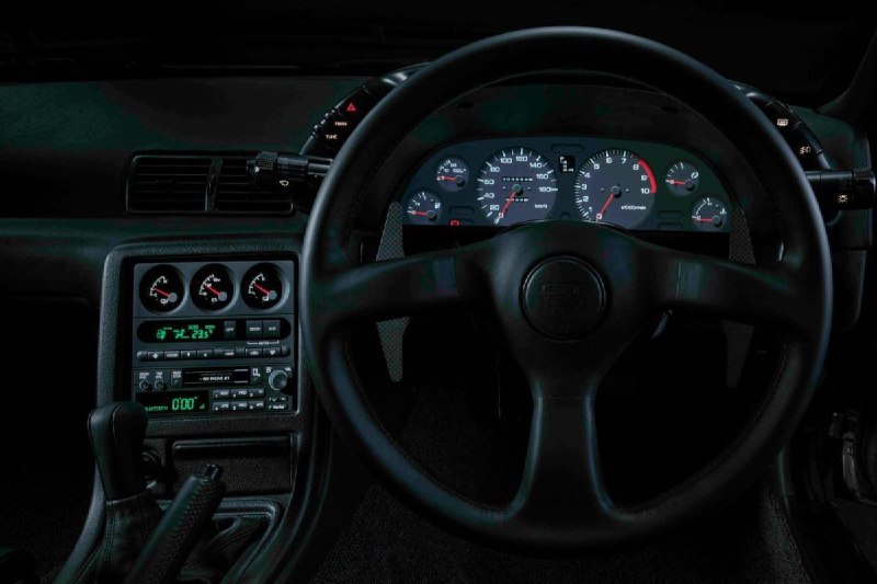 Nissan показал электрический Skyline GT-R поколения R32 5
