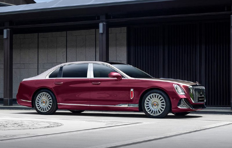 В России сертифицировали флагманский седан от Hongqi 3