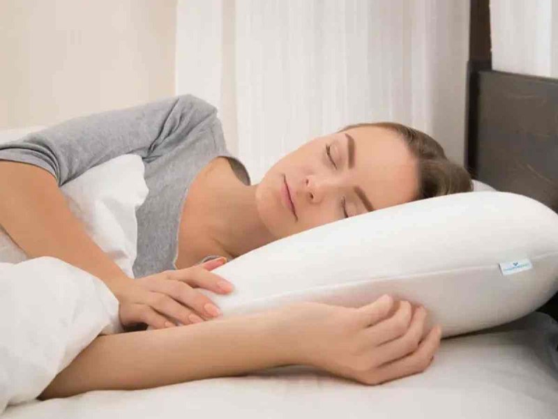 پاتوق بردسکن وحومه: 🛏 از درد به‌دور باشید🔹اگر صبح‌ها با گردن درد از خواب بیدار می‌شوید، همین امشب بالشت خود را عوض کنید! یکی از عوامل اصلی ا