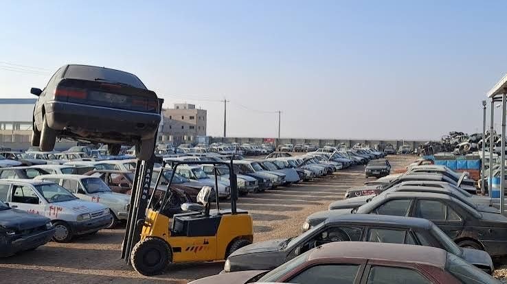 اخبار میهن صنعت: 🔴تعویق حذف سهمیه سوخت خودروهای بالای ۲۰ سال به یک شرطمدیر ستاد نوسازی ناوگان و اسقاط خودروهای فرسوده: 🔹 تسهیلات ۴۰۰ میلی