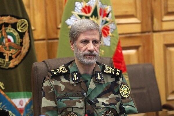 دیده بان ایران: ✅فرمانده ارتش:🔴جایزه ۳۰ هزار دلاری برای کشتن یا دستگیری نیروهای آمریکایی🔹 ‏فرمانده کل ارتش گفت: با مشارکت و تامین مالی م