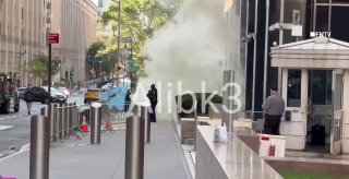 פיצוץ ליד בניין בניו יורק שבו משטרת ניו יורק אישרה כי מדובר בתקיפה עם ירי ומטען חבלה, והחשוד נעצר.