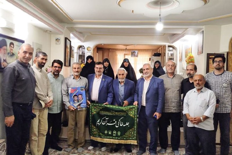 خبرگزاری دفاع مقدس: 💢پدر شهید عسگری: مفاهیم قرآن باید از جلسات به فضای جامعه منتقل شود 🔸پانزدهمین دیدار جمعی فعالان جامعه قرآنی با خانواده ش