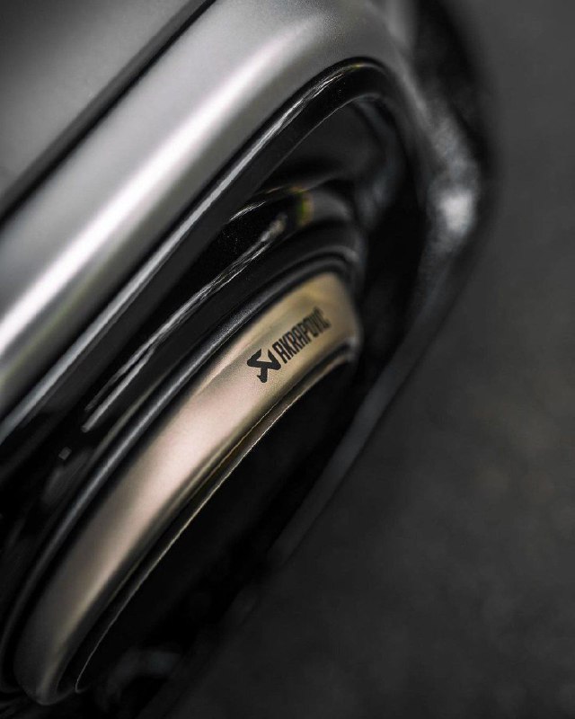 Porsche 911 (992) Turbo S 6