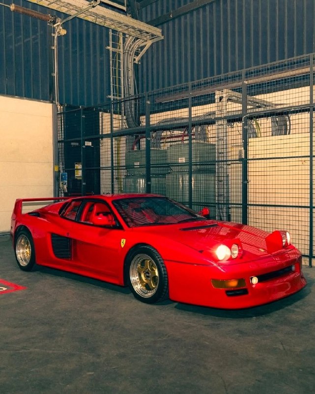 Lotec TT1000 был построен на базе Ferrari Testaros...